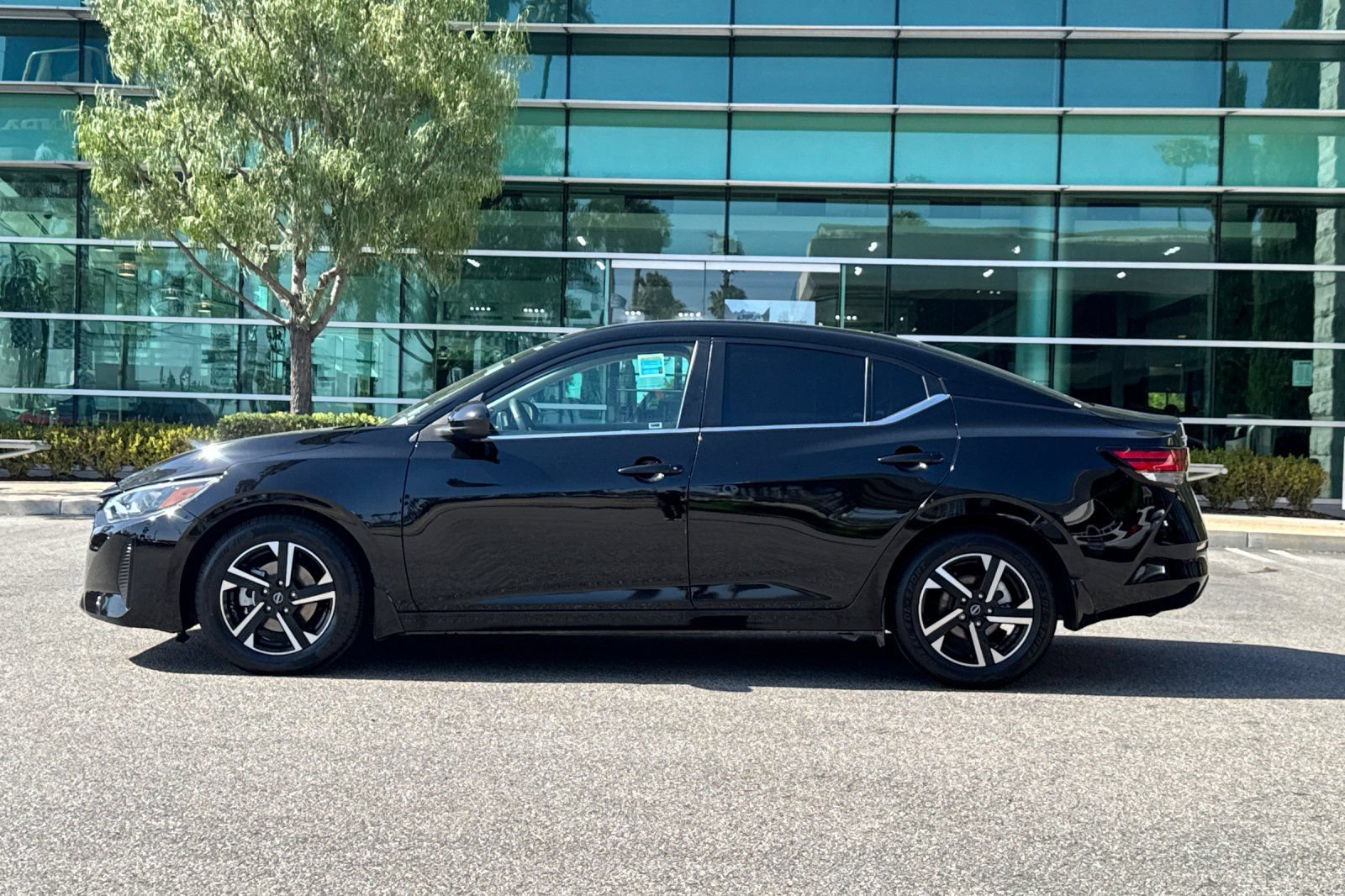 Used 2024 Nissan Sentra SV w/ All-Weather Package FWD image 7