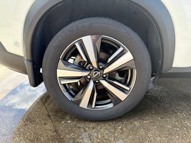 Used 2023 Nissan Rogue Platinum w/ Platinum Premium Package FWD image 17