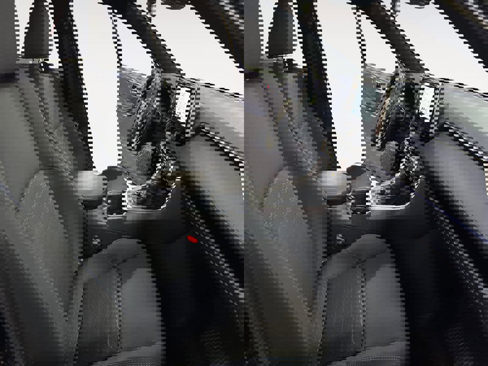 Used 2025 Toyota RAV4 SE image 17