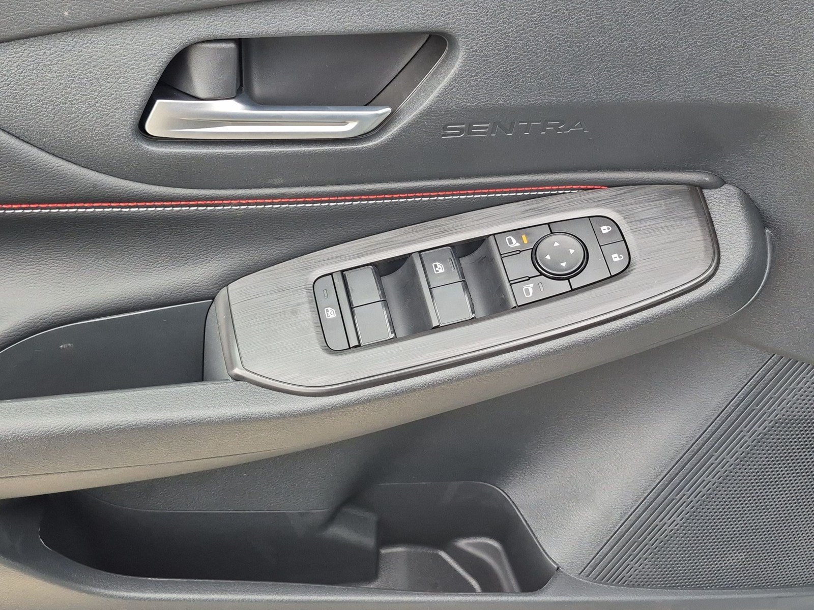 New 2027 Nissan Sentra SR w/ Floor Mat Package FWD image 13