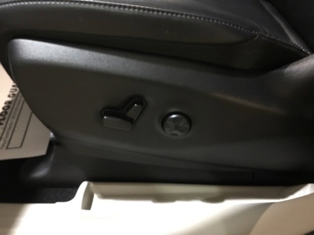 Used 2023 Chrysler Pacifica Touring-L image 28