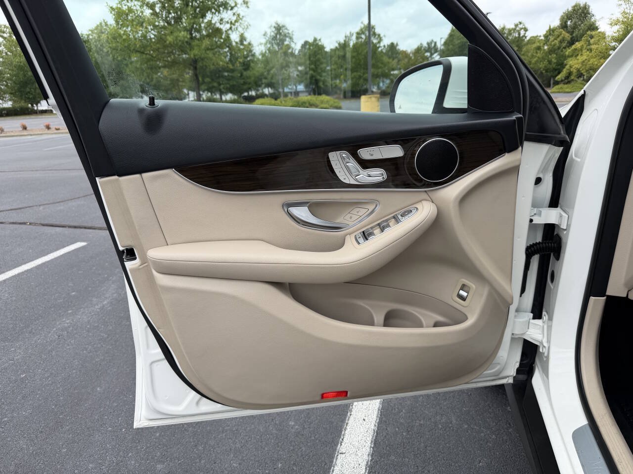 Used 2019 Mercedes-Benz GLC 300 image 13