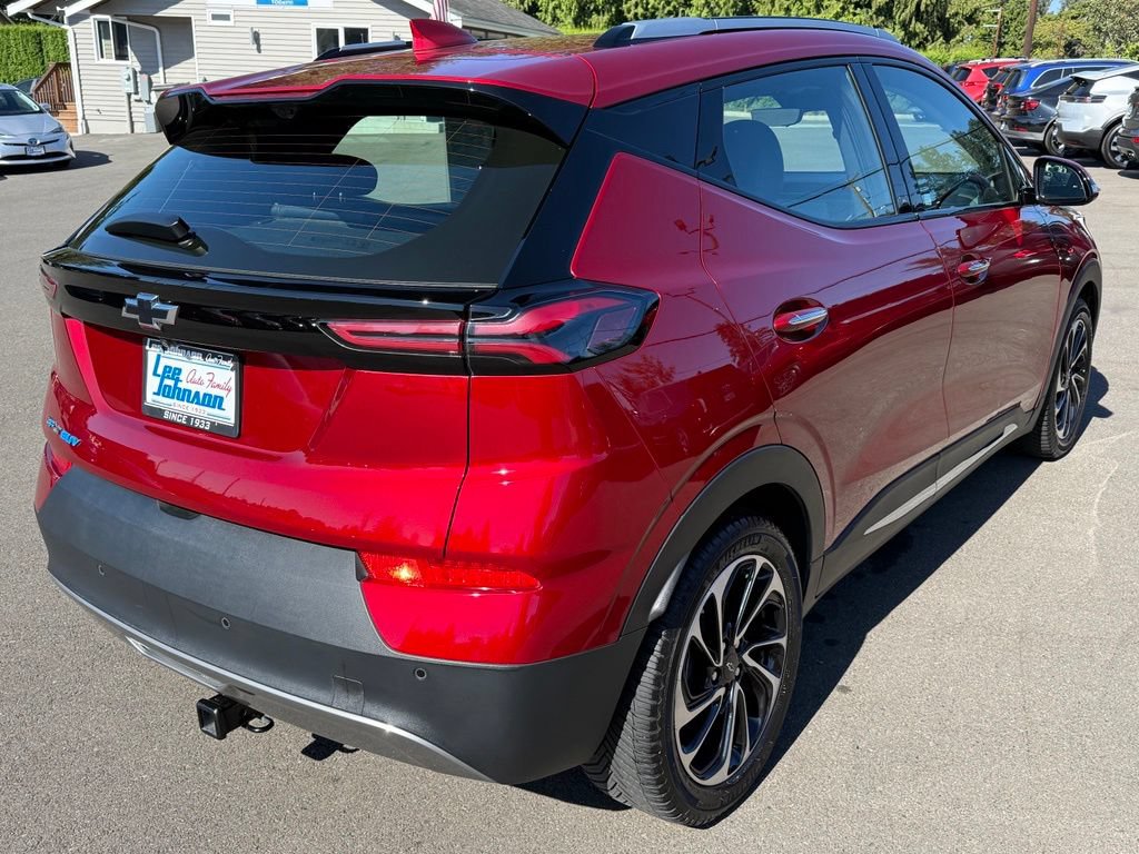 Used 2023 Chevrolet Bolt EUV Premier w/ Sun & Sound Package FWD image 5