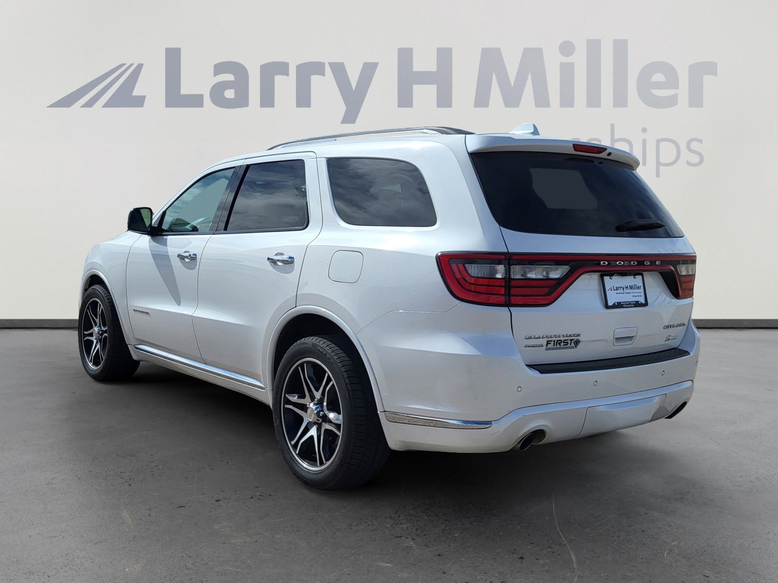 Used 2017 Dodge Durango Citadel w/ Technology Group image 3
