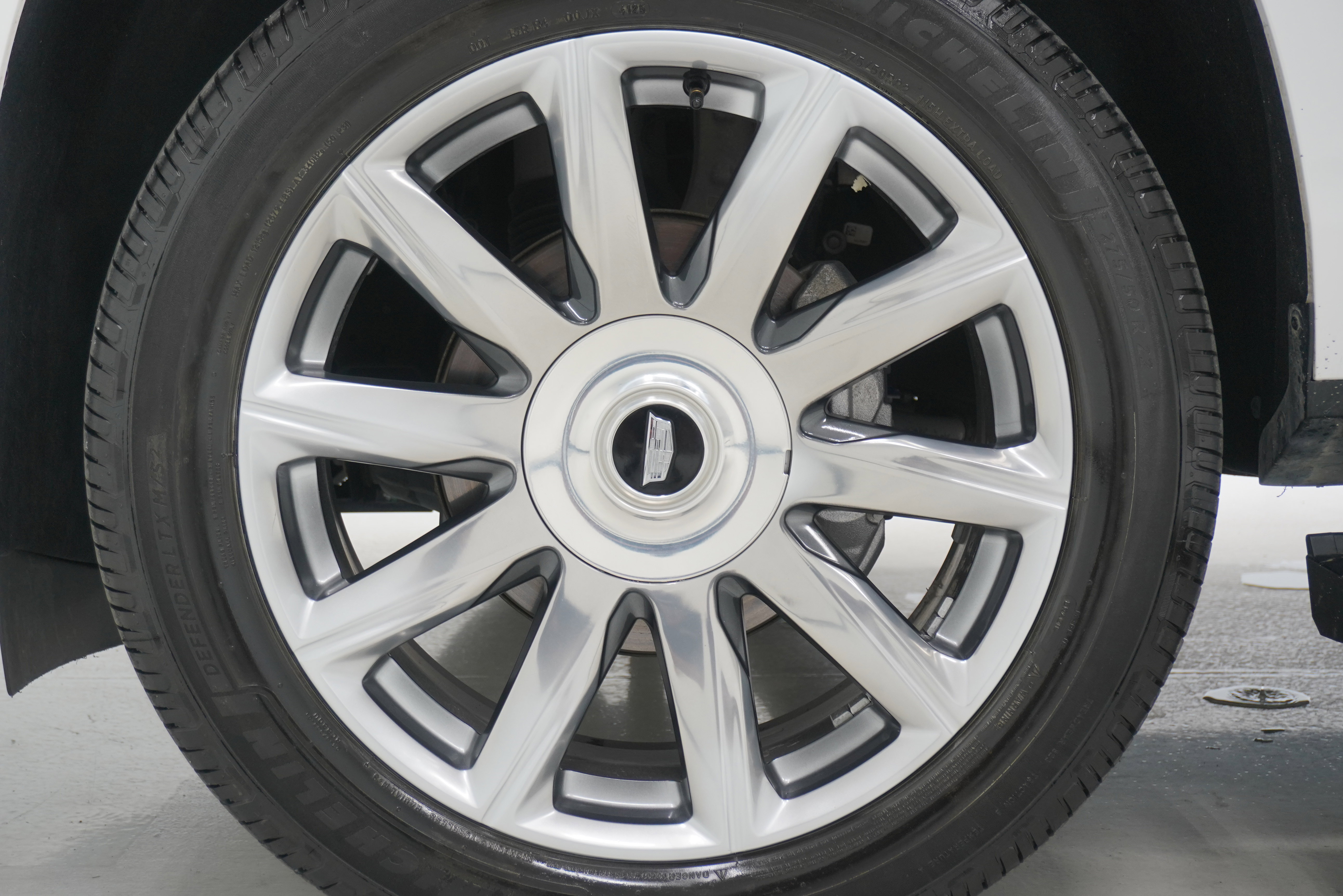 Used 2021 Cadillac Escalade ESV Premium Luxury Platinum AWD/4WD image 37