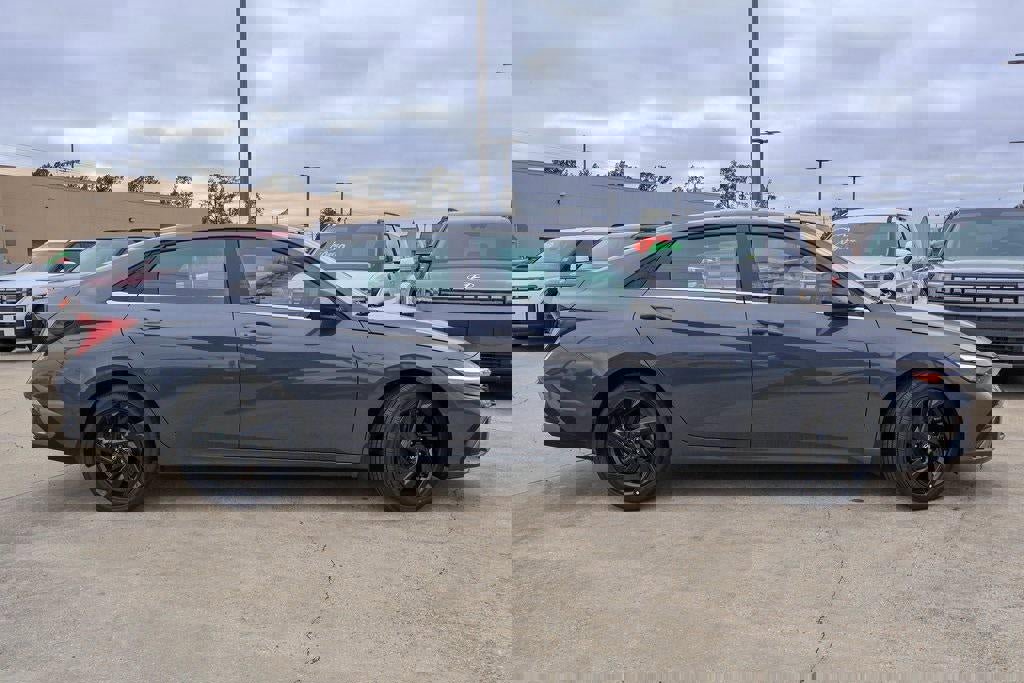 New 2026 Hyundai Elantra SEL Sport Premium image 25