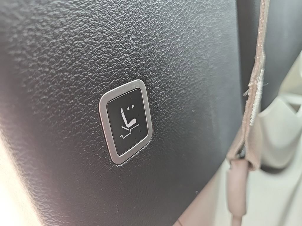 Used 2024 Chrysler Pacifica Touring-L image 83