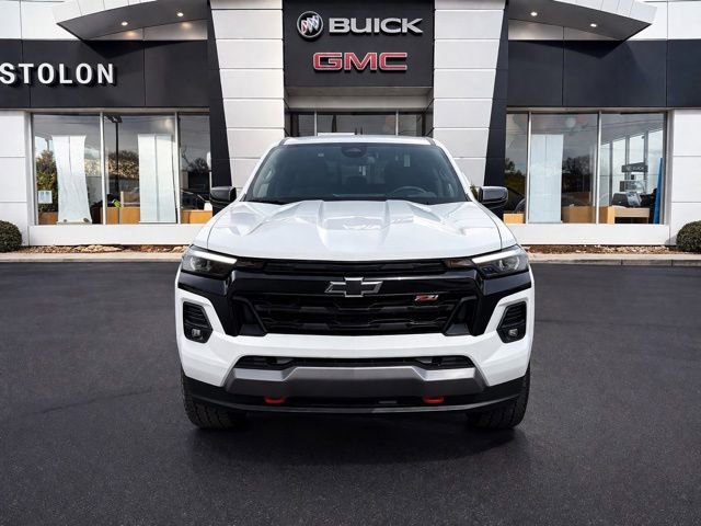 Used 2025 Chevrolet Colorado Z71 image 3