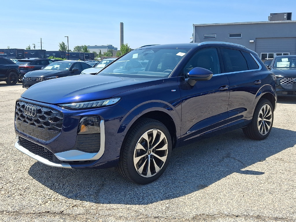 New 2026 Audi Q3 quattro 2.0T AWD/4WD image 2