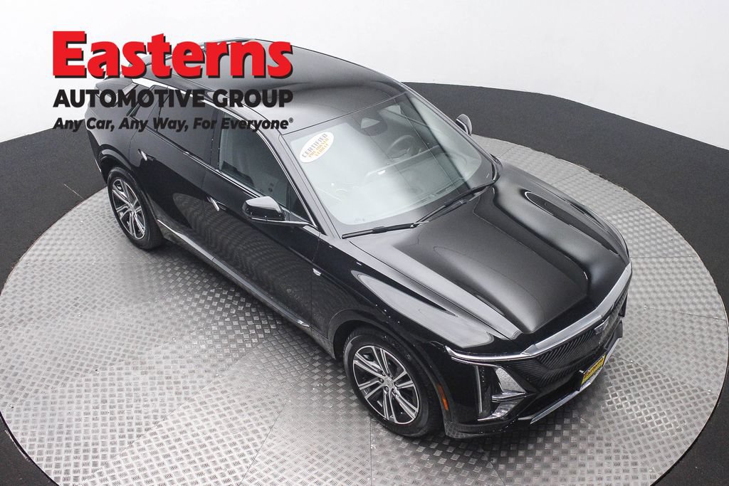 Used 2025 Cadillac Lyriq Luxury AWD/4WD image 3