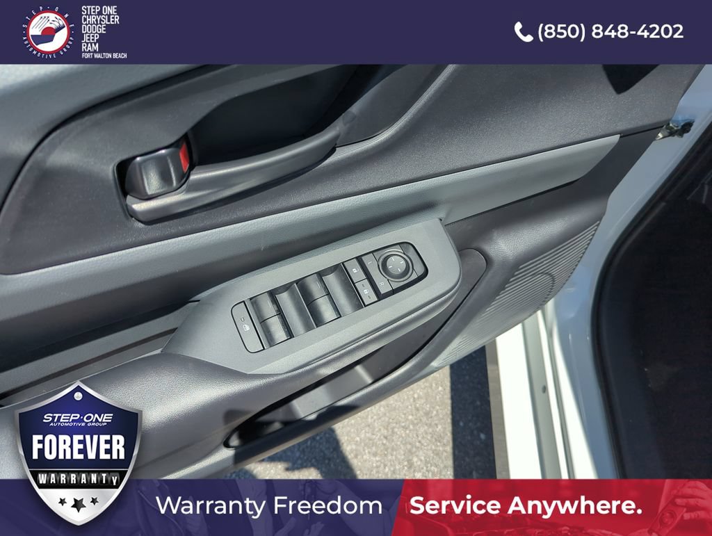 Used 2025 Toyota Prius LE FWD image 17