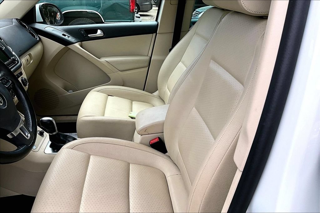Used 2017 Volkswagen Tiguan Wolfsburg Edition FWD image 9