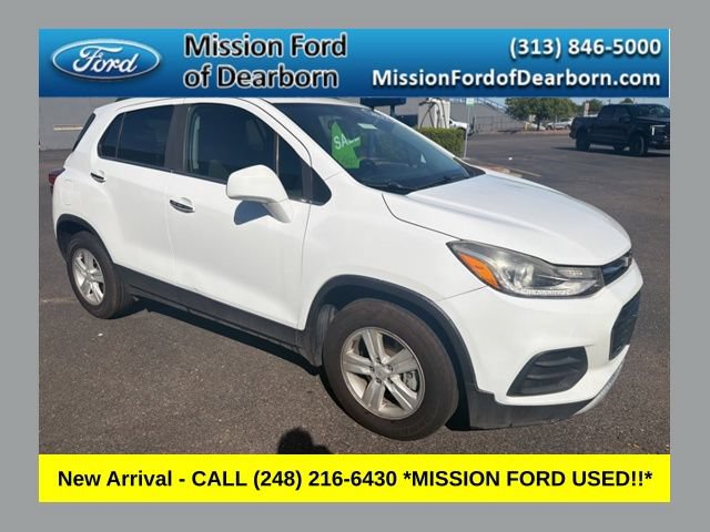 Used 2017 Chevrolet Trax LT w/ LT Convenience Package FWD image 1