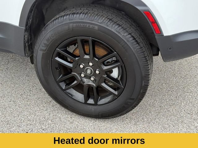 Used 2025 Land Rover Defender 110 S AWD/4WD image 9