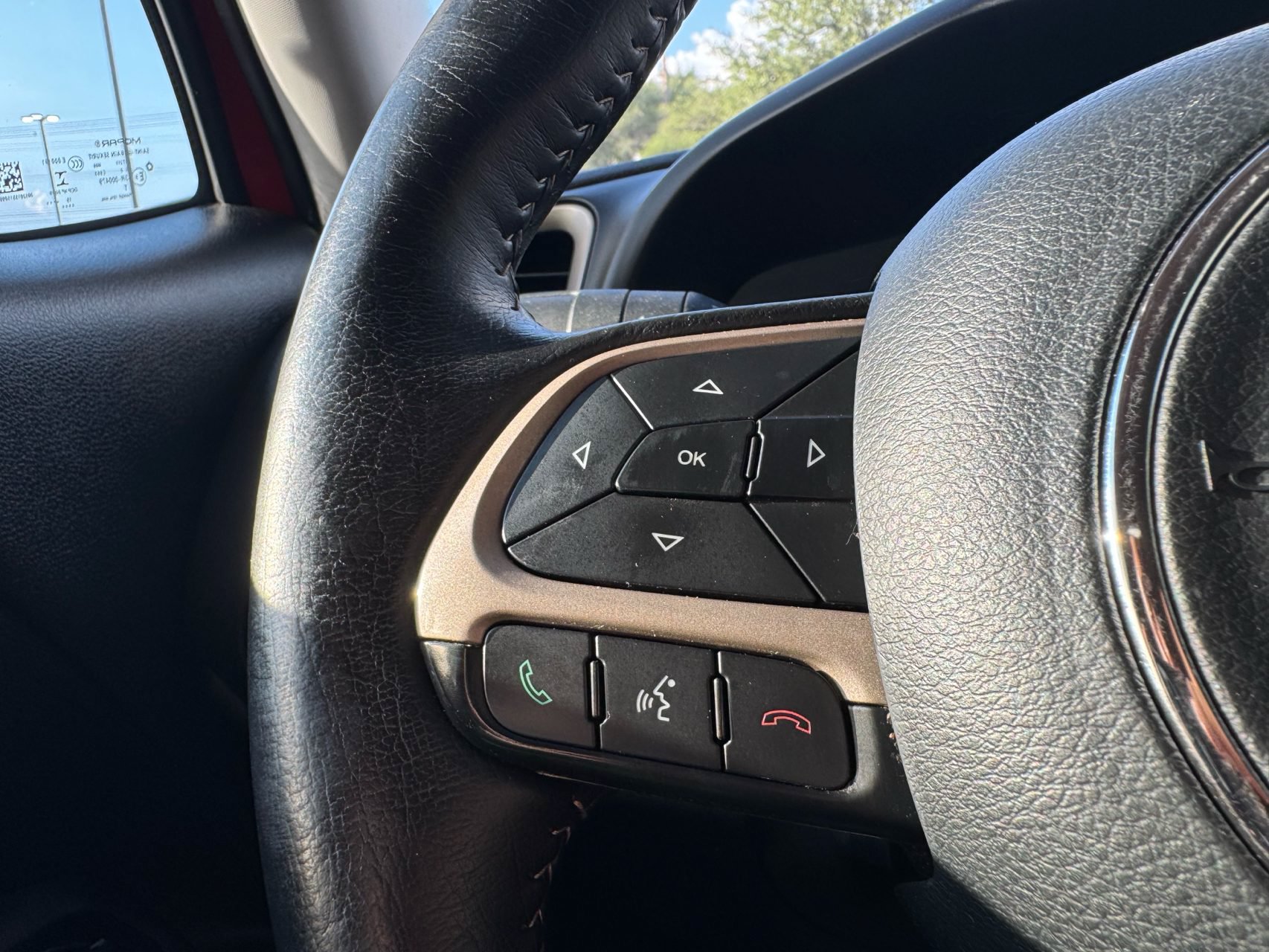 Used 2016 Jeep Renegade Limited FWD image 14