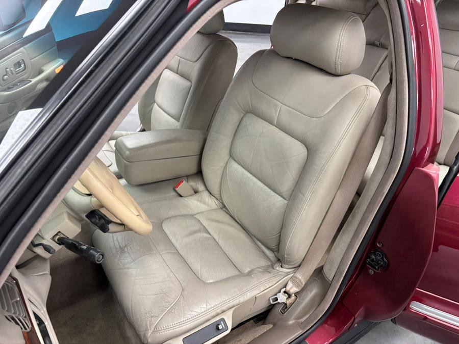 Used 1997 Cadillac De Ville Sedan w/ Comfort/Convenience Pkg image 34