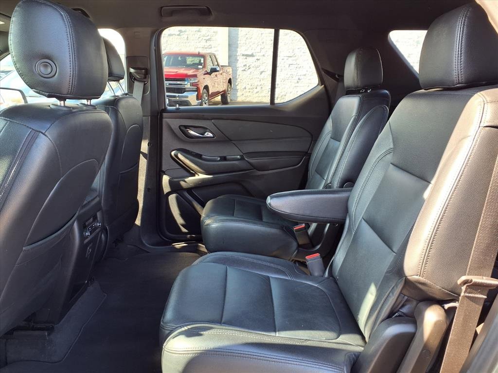 Used 2023 Chevrolet Traverse LT image 16