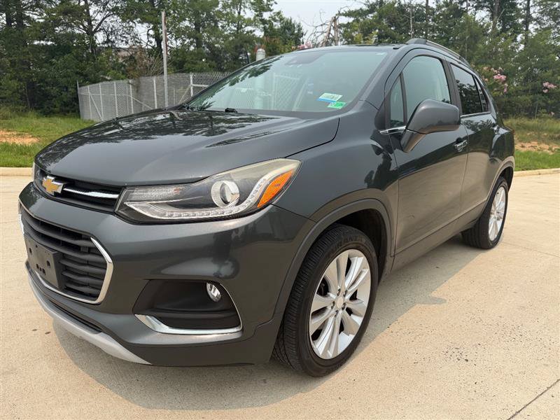 Used 2017 Chevrolet Trax Premier w/ Driver Confidence II Package AWD/4WD image 3