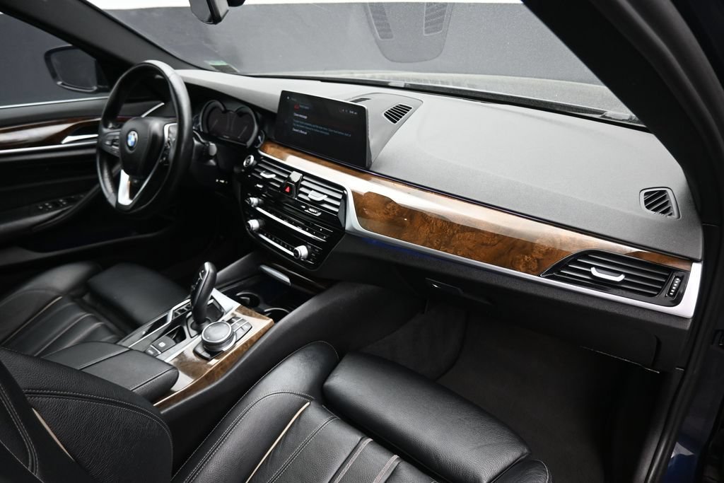 Used 2018 BMW 530i xDrive AWD/4WD image 44
