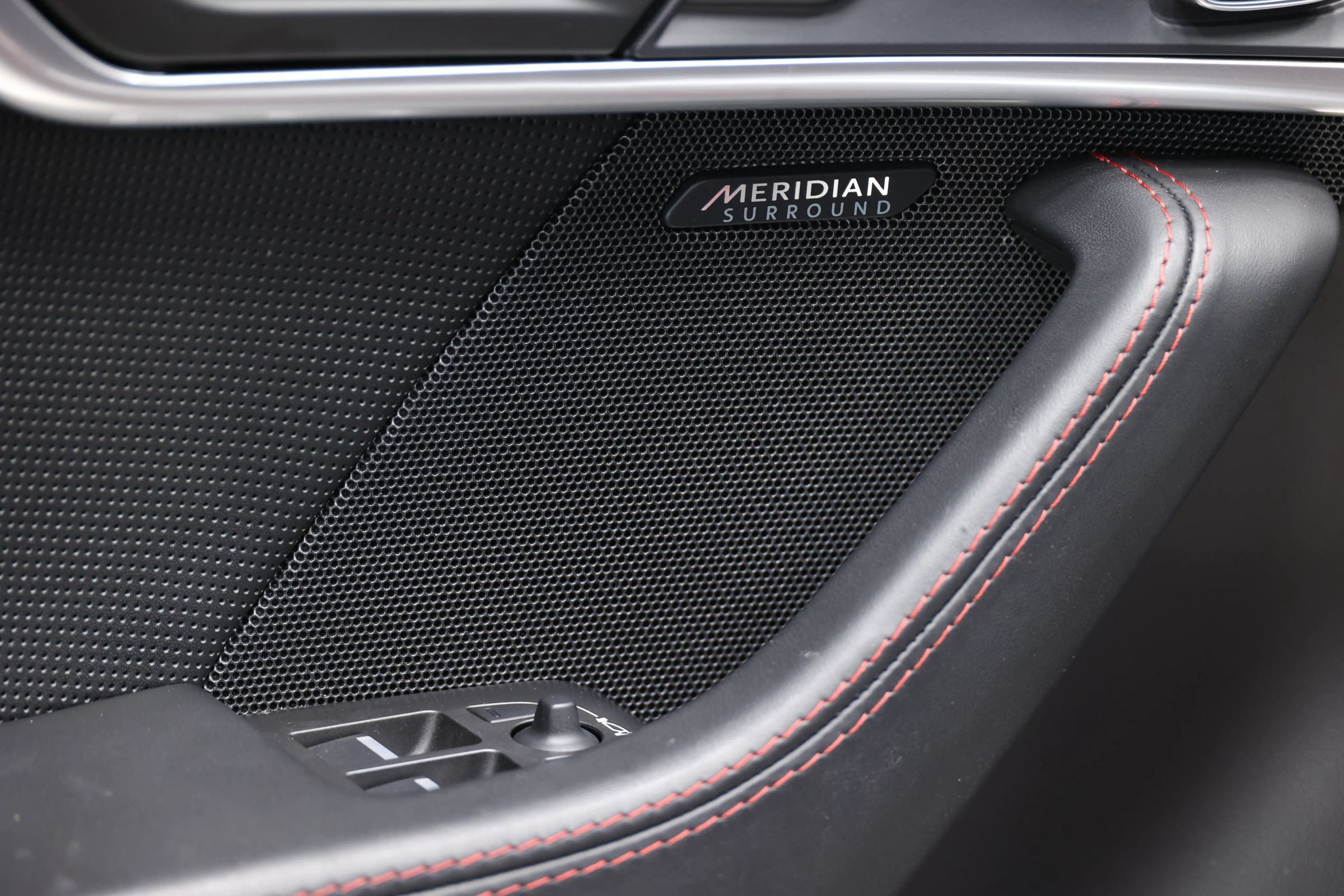 Used 2021 Jaguar F-TYPE R AWD/4WD image 12