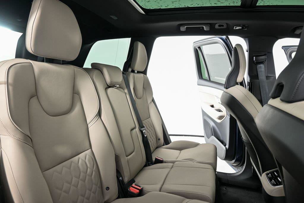 Used 2026 Volvo XC90 B6 Plus w/ Protection Package Premier AWD/4WD image 24