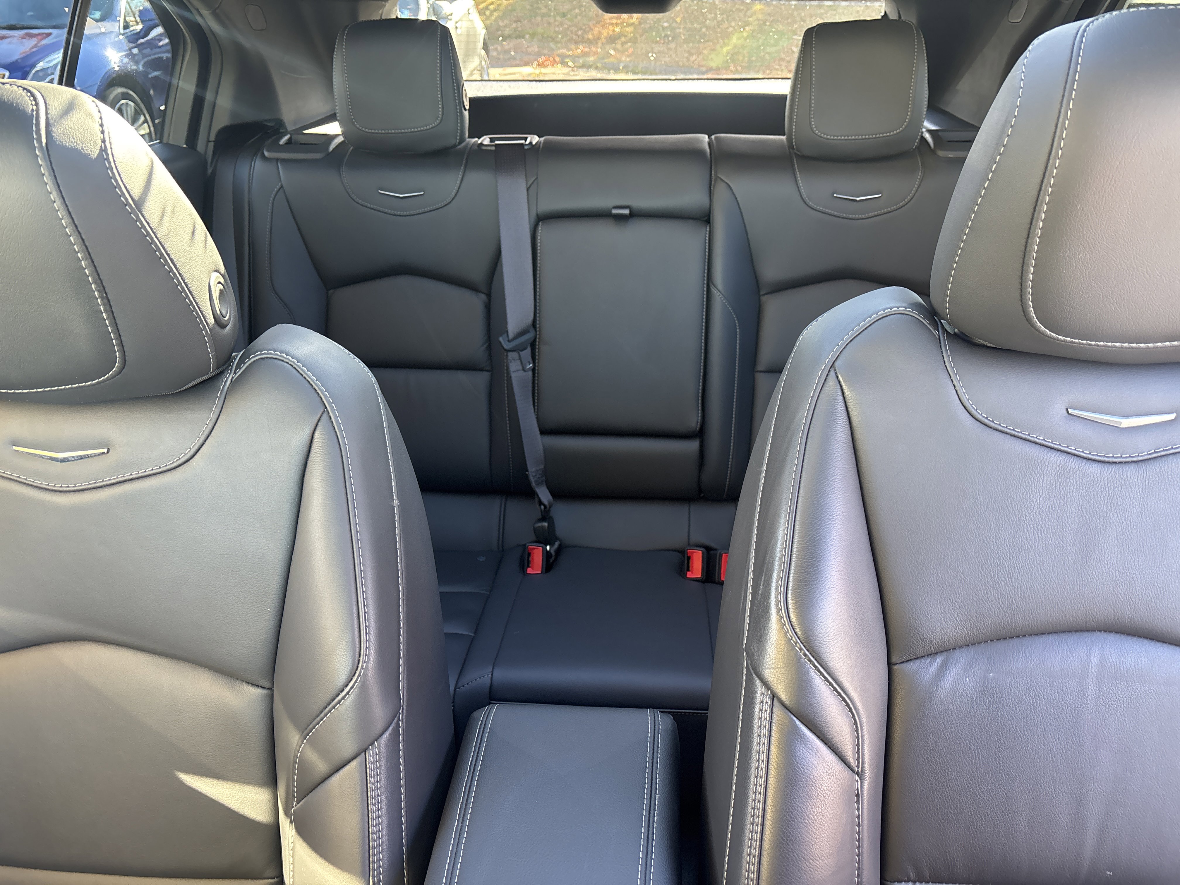 Used 2024 Cadillac XT4 Premium Luxury image 34