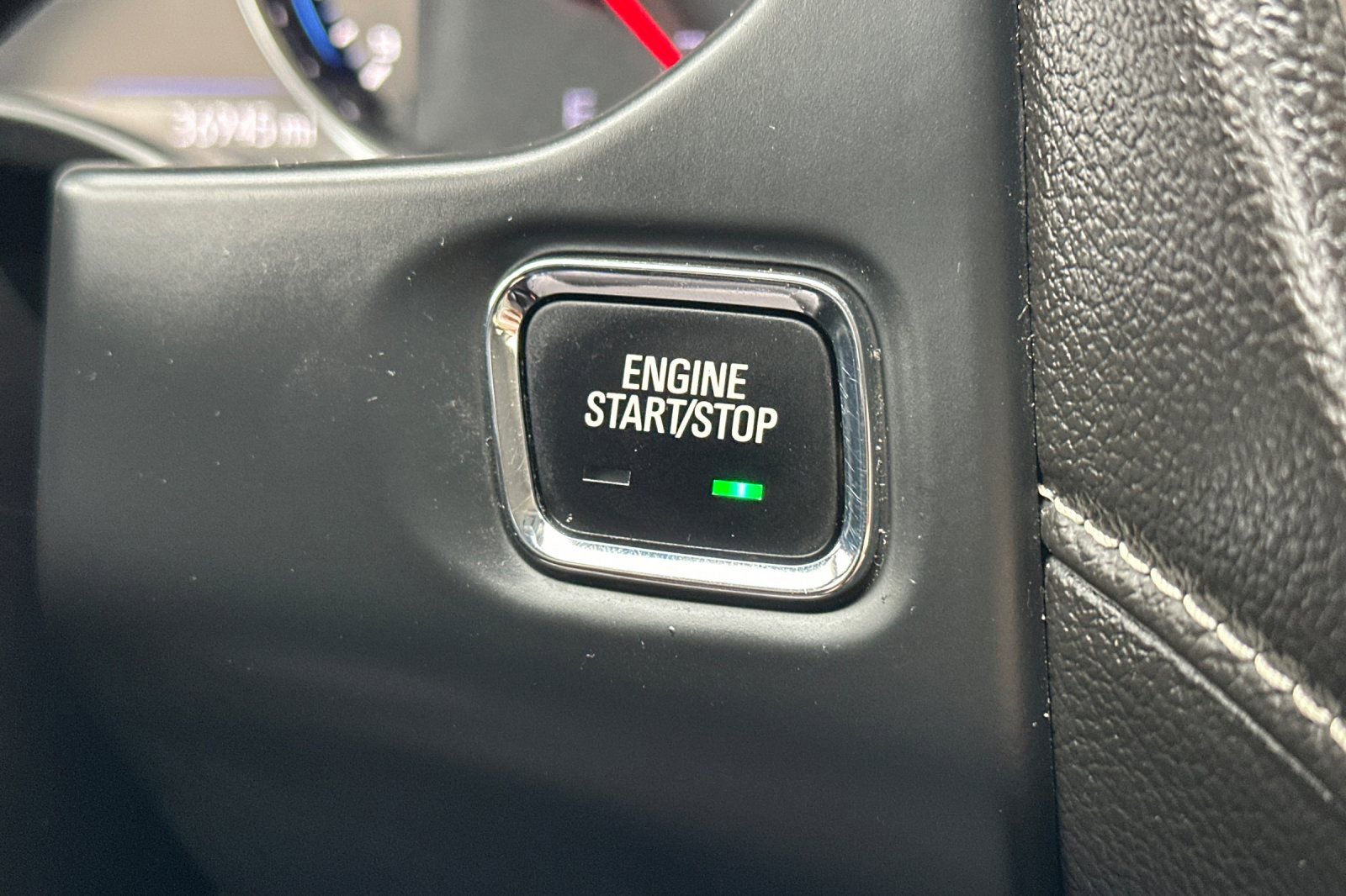 Certified 2023 GMC Acadia Denali image 31