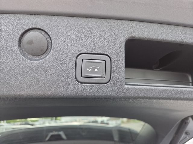 Used 2025 Chevrolet Equinox RS w/ Safety and Technology Package FWD image 19