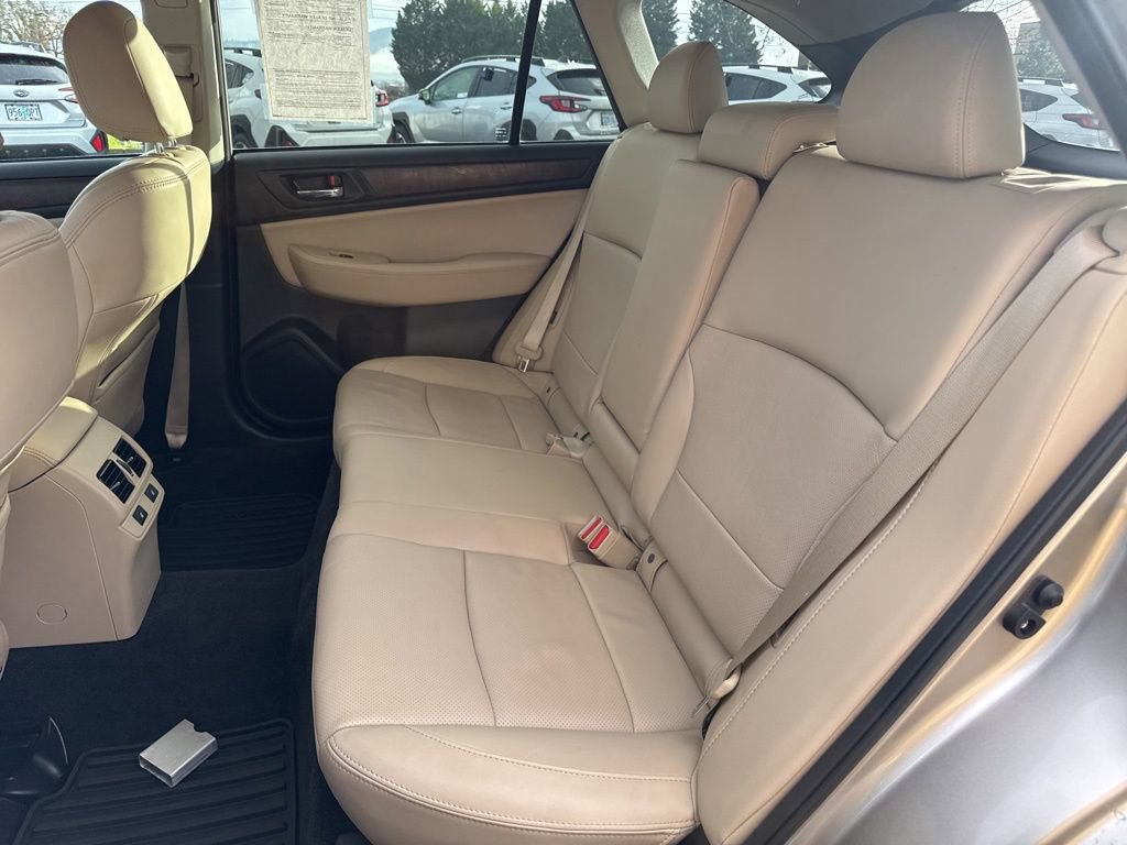 Used 2015 Subaru Outback 3.6R Limited image 11