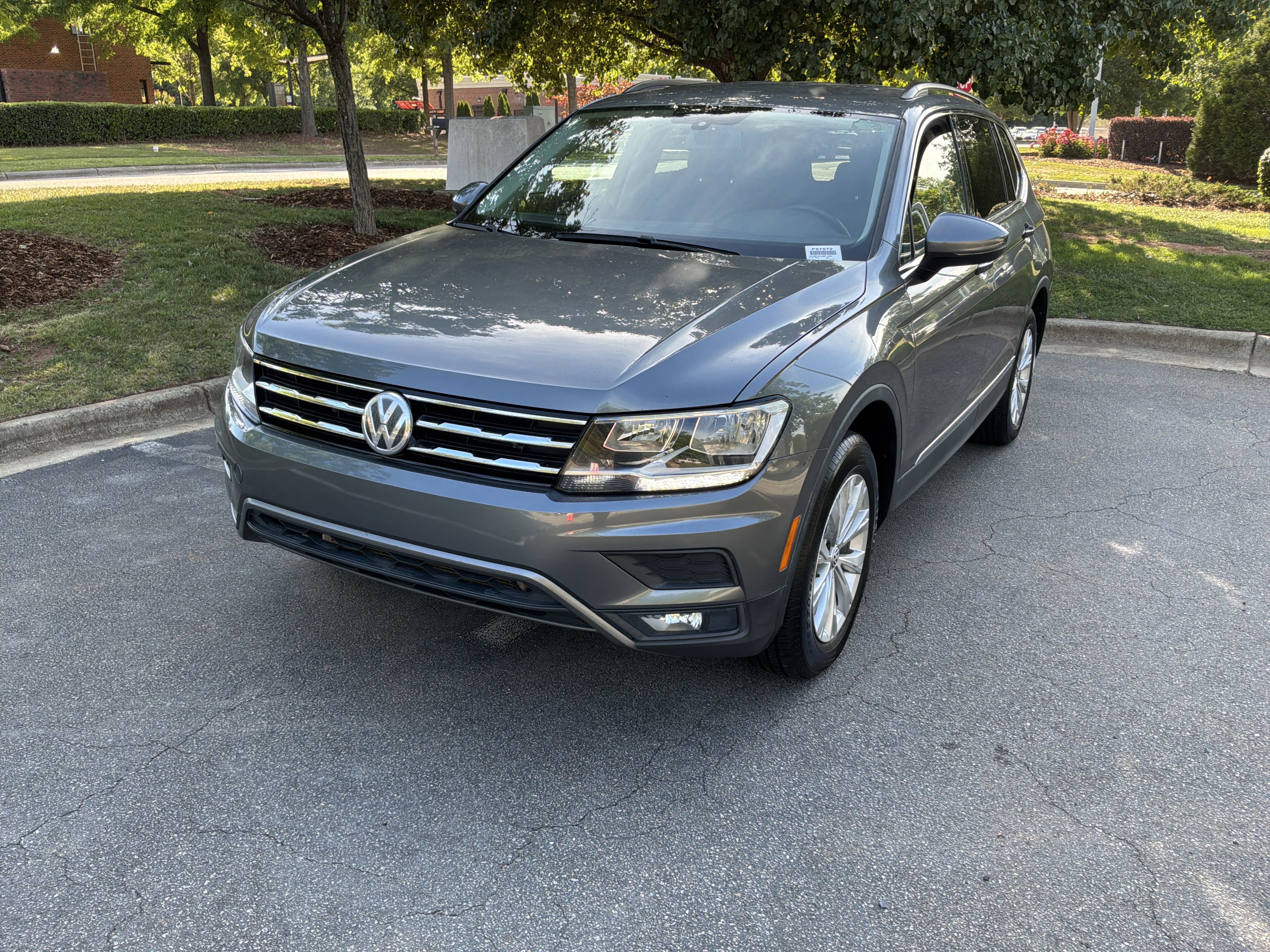 Used 2018 Volkswagen Tiguan SE AWD/4WD image 5