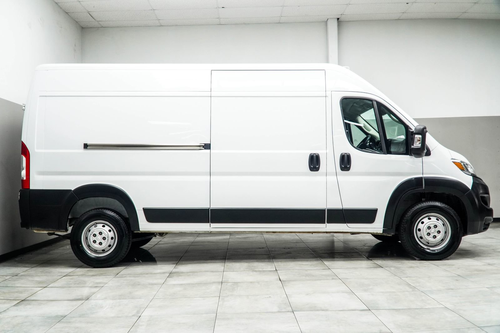 Used 2023 RAM ProMaster 2500 FWD image 6