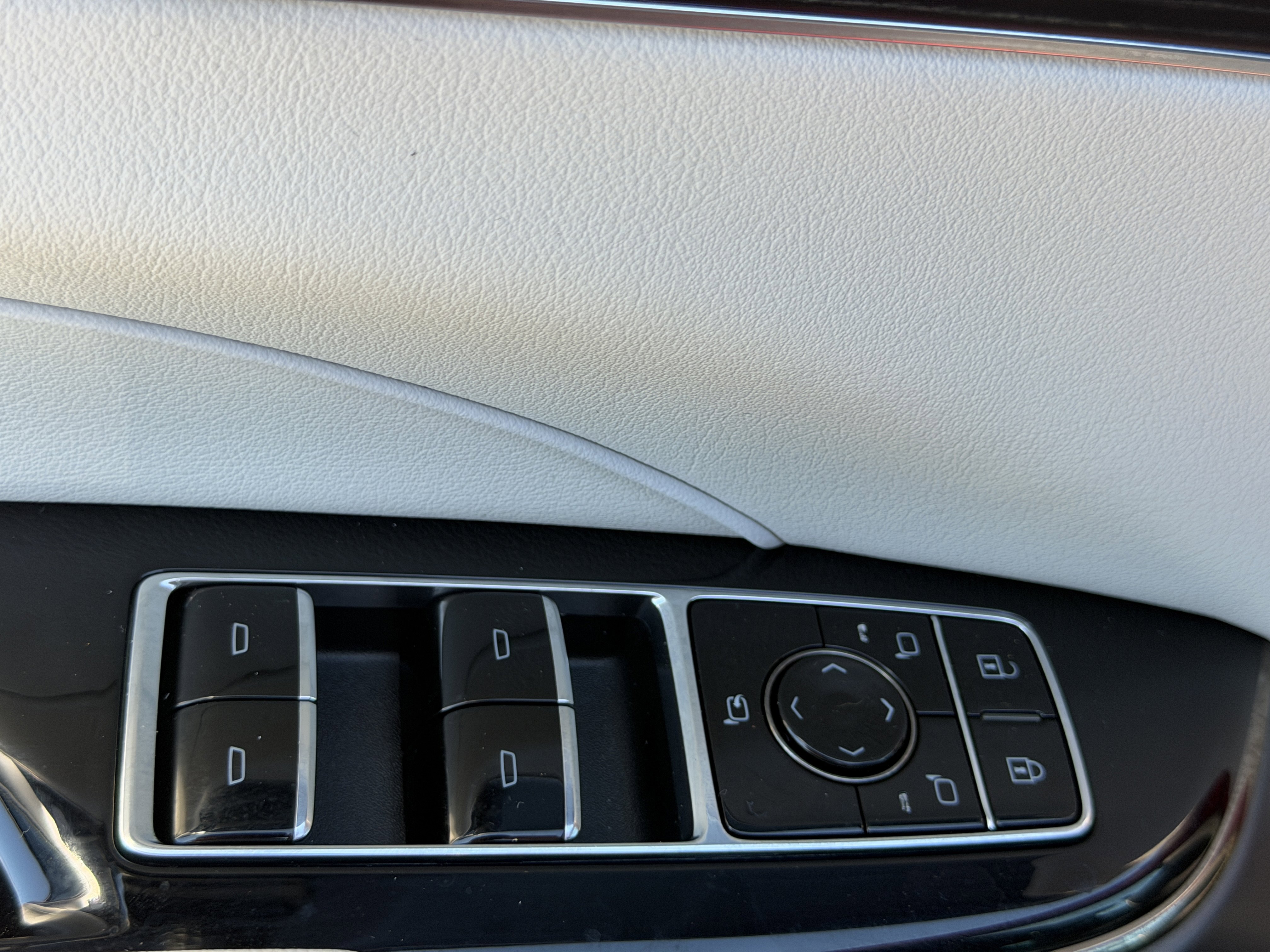 New 2026 Cadillac Lyriq Luxury image 18