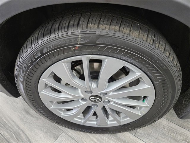 New 2025 INFINITI QX50 Pure image 3