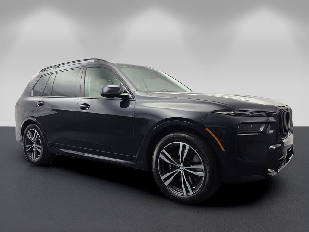 Used 2024 BMW X7 xDrive40i w/ M Sport Package AWD/4WD image 1
