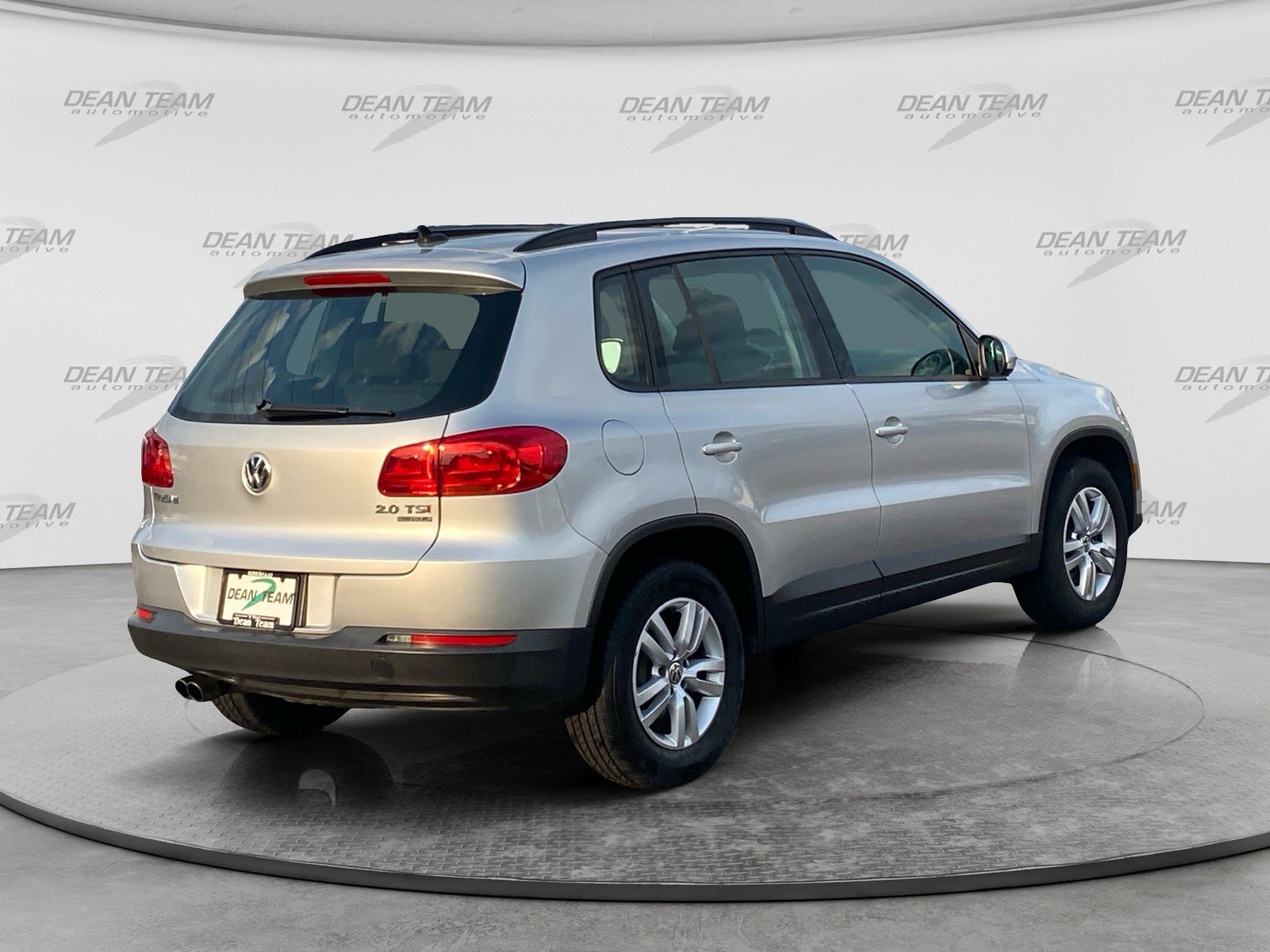 Used 2015 Volkswagen Tiguan S AWD/4WD image 8