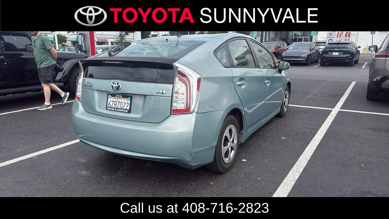 Used 2013 Toyota Prius Two FWD image 2