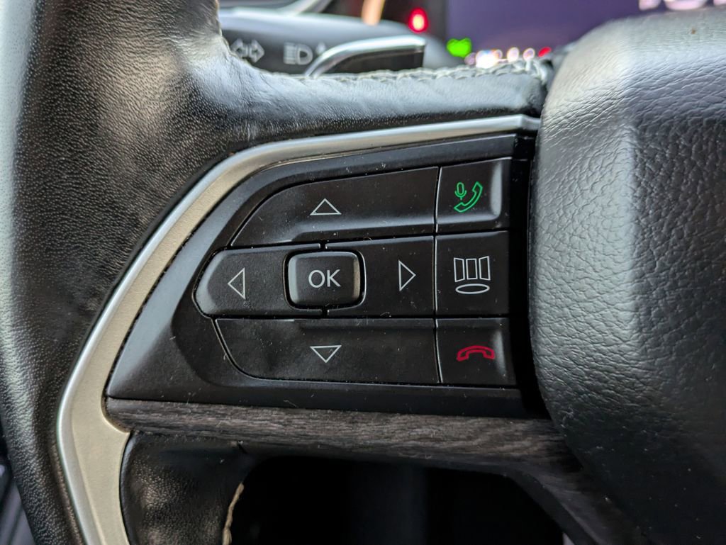 Used 2021 Jeep Grand Cherokee L Limited AWD/4WD image 28