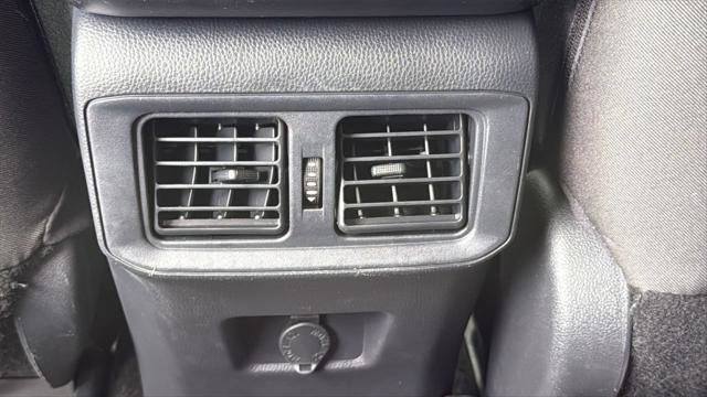 Certified 2025 Toyota RAV4 LE AWD/4WD image 31