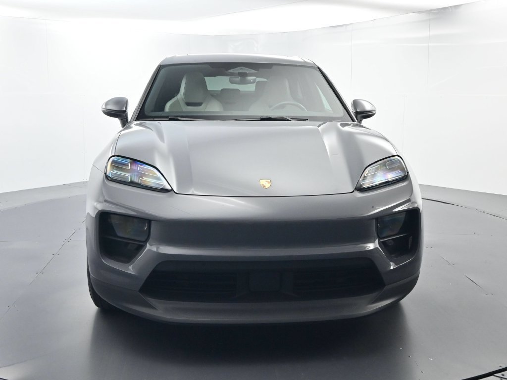 Certified 2025 Porsche Macan Electric RWD image 18