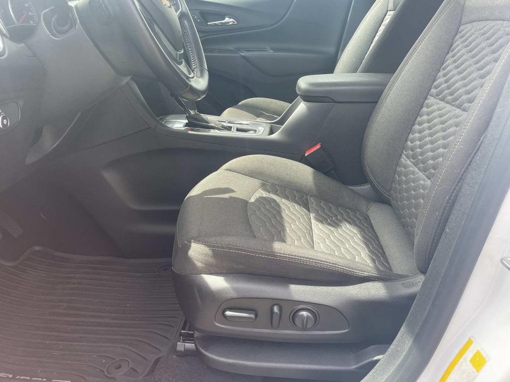 Used 2019 Chevrolet Equinox LT FWD image 18