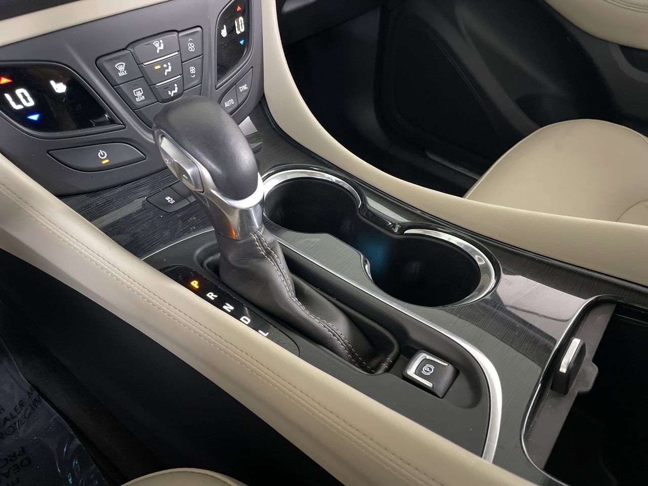 Used 2018 Buick Envision Essence AWD/4WD image 18