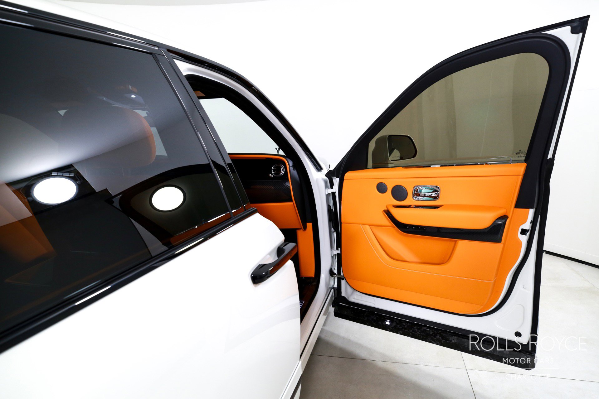 Used 2025 Rolls-Royce Cullinan Black Badge image 33