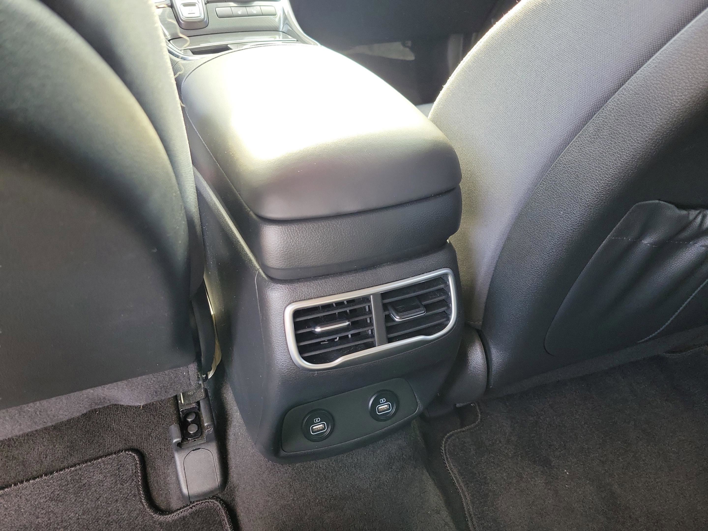 Certified 2022 Hyundai Santa Fe SEL image 10