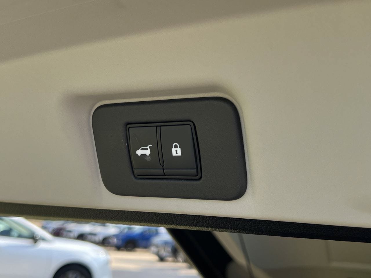 Used 2023 Nissan Ariya FWD image 24