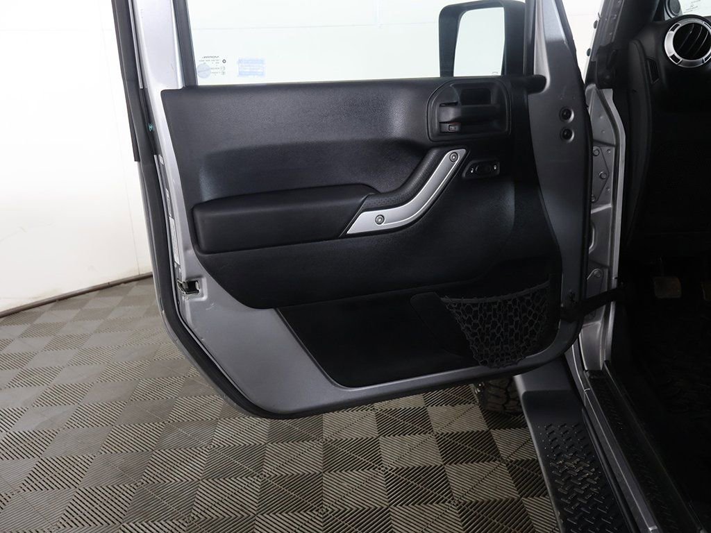 Used 2014 Jeep Wrangler Unlimited Sahara w/ Connectivity Group image 18