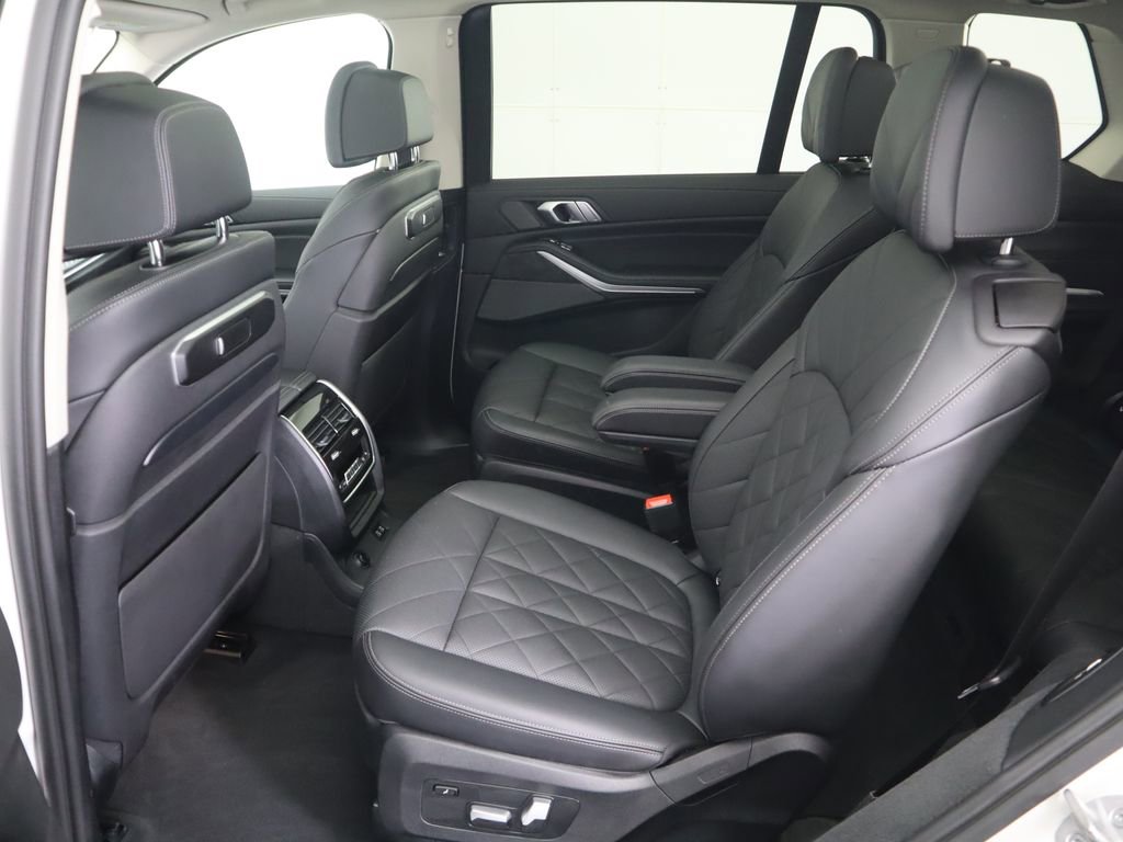 Used 2023 BMW X7 xDrive40i w/ Premium Package image 22