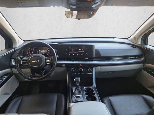 Used 2024 Kia Carnival LX FWD image 15