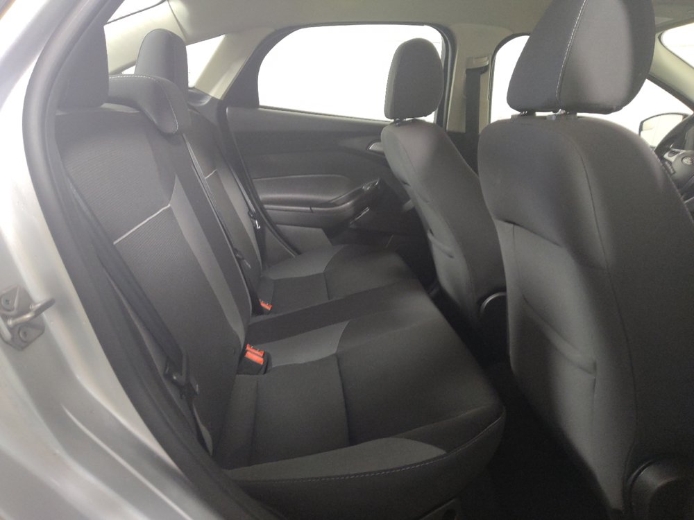 Used 2014 Ford Focus SE FWD image 19