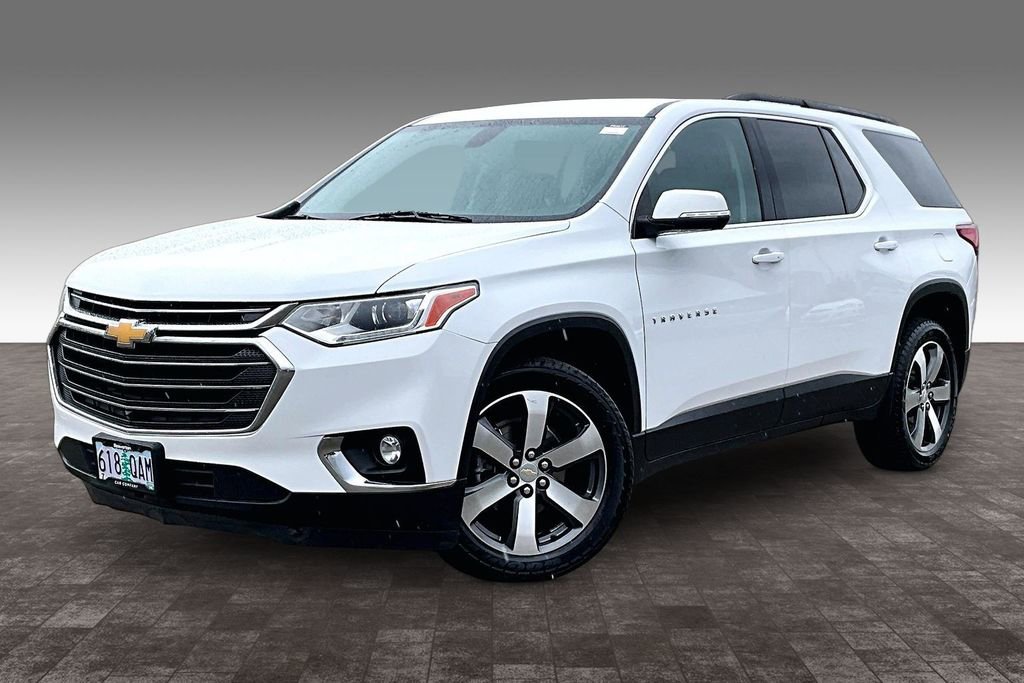 Used 2021 Chevrolet Traverse LT w/ LT Premium Package image 2