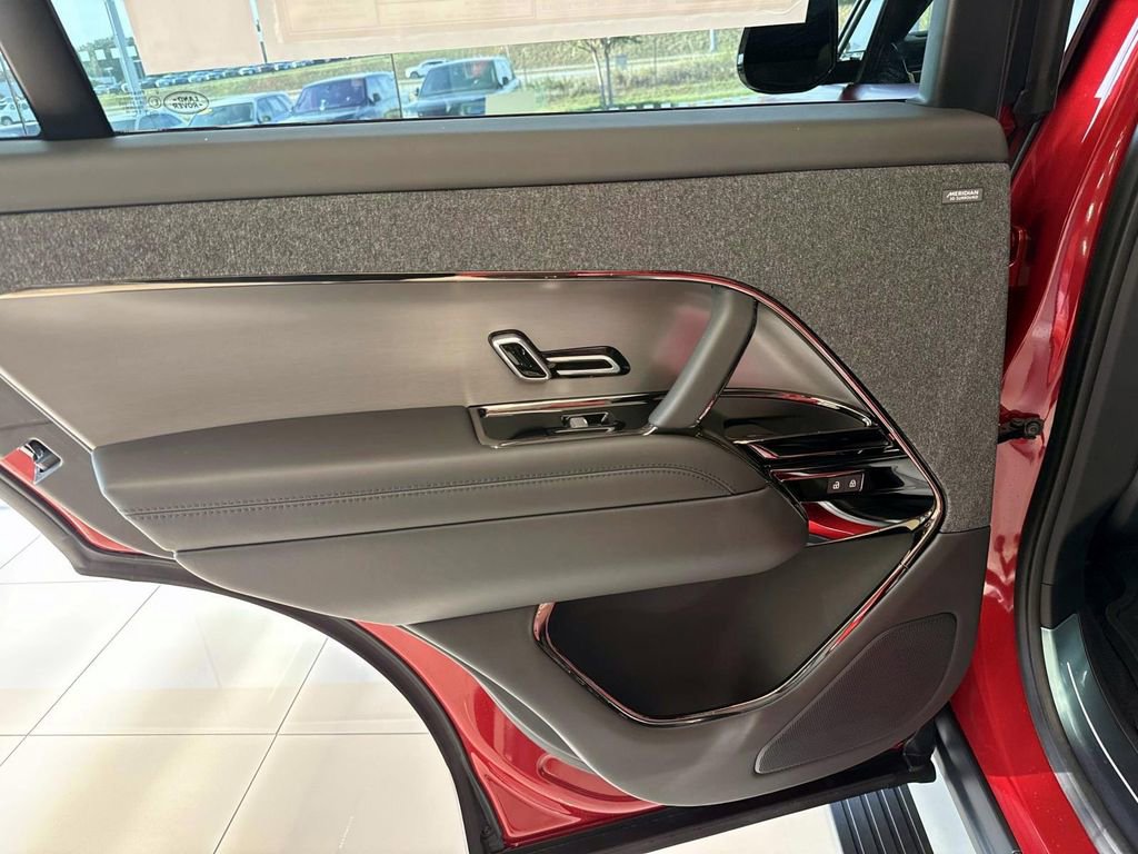 New 2025 Land Rover Range Rover Sport Dynamic SE image 13
